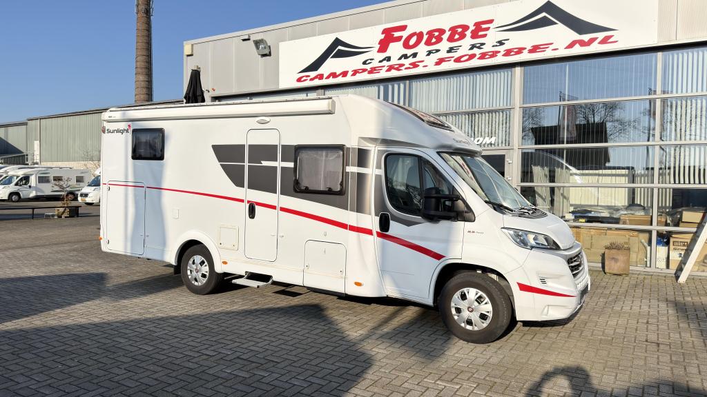 Nieuwstaat met 22dkm en Enkele bedden De Sunlight T67 '2020, Caravans en Kamperen, Campers, Chemisch toilet, Sunlight, Ringverwarming