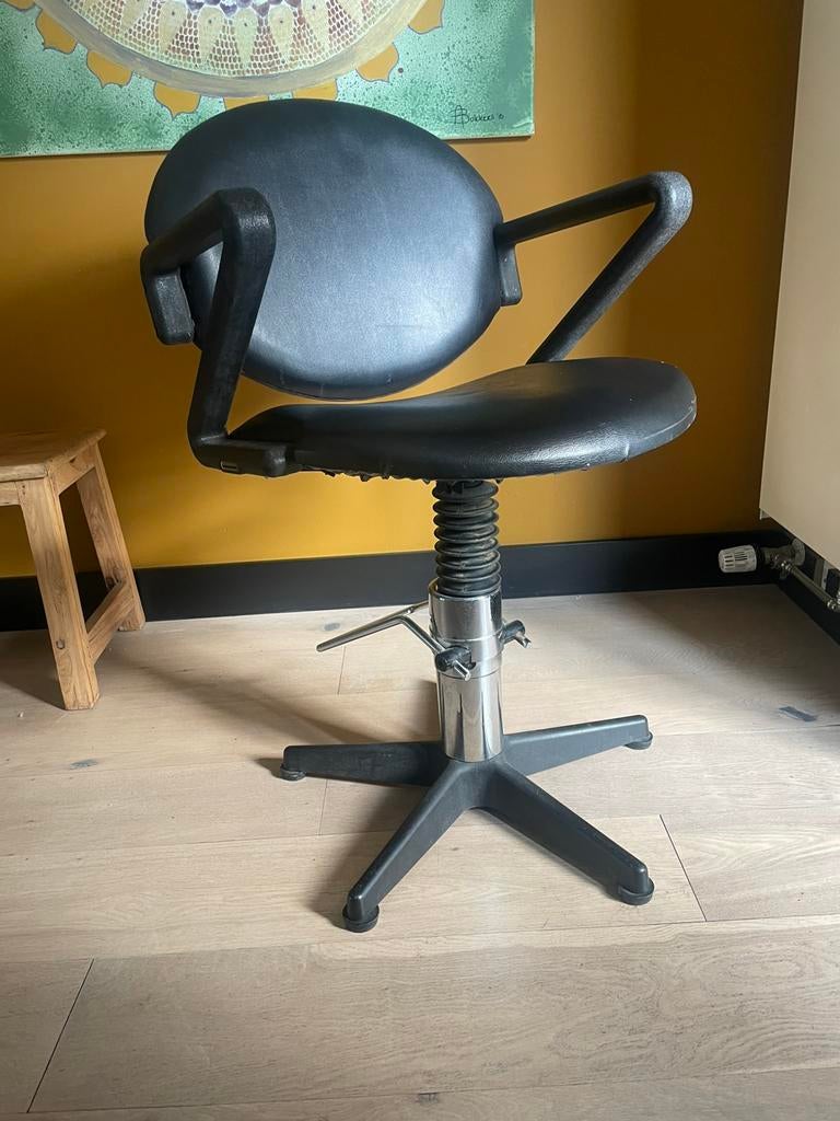 Kappersstoel, Ophalen, Gebruikt, Zwart, Eén