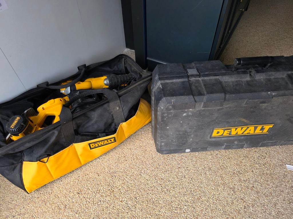 Large DeWalt 18V Cordless Tool Set – 13 Tools + 5 Chargers, Ophalen