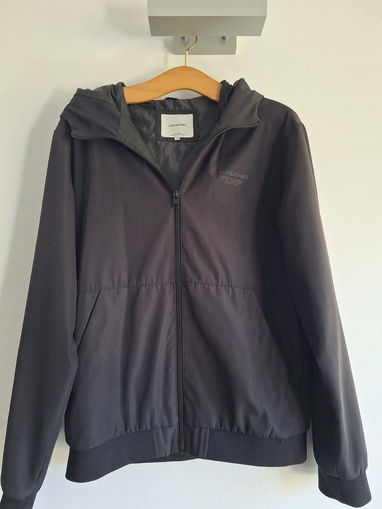Zwarte zomerjas. Merk; Jack en Jones. Maat; M., Maat 48/50 (M), Zwart, Ophalen of Verzenden, Zo goed als nieuw