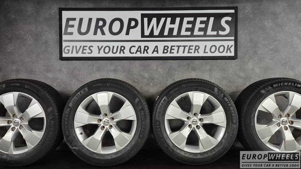 18 iinch Volvo XC40 Zomerbanden R Design V90 CC Origineel, 18 inch, Gebruikt, -, -