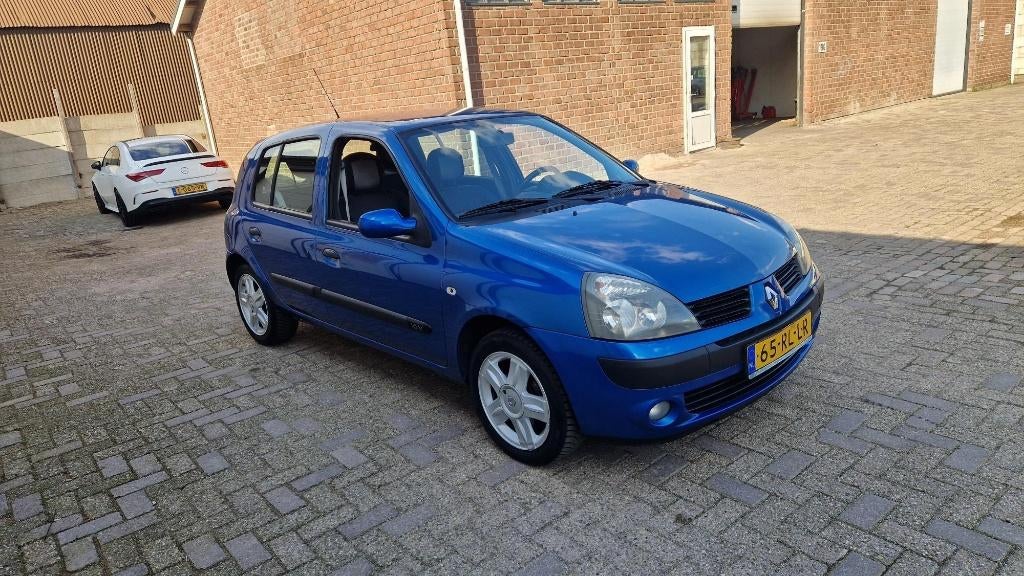 Renault Clio 1.2 16V Autbas E4 2005 Blauw, Auto's, Voorwielaandrijving, Stof, 74 pk, 4 cilinders
