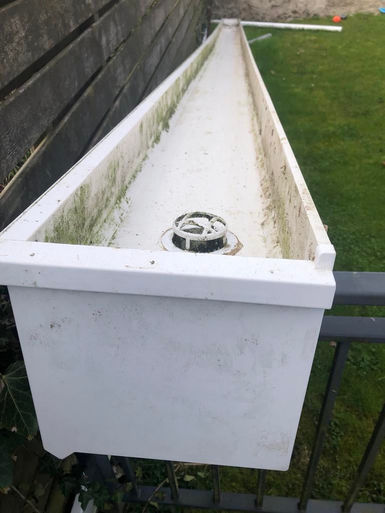 Kunststof dakgoot 7,02 meter met dubbele bodem, Ophalen of Verzenden, Gebruikt