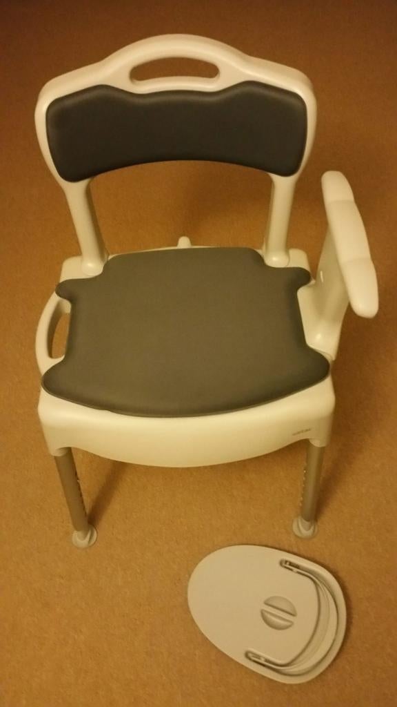 Douche en toilletstoel., Huis en Inrichting, Ophalen, Zo goed als nieuw