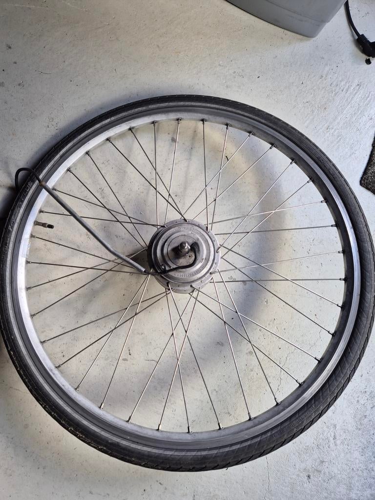 Voorwiel motor Rih e-bike 28 inch met band, Fietsen en Brommers, Fietsonderdelen, Ophalen, Band