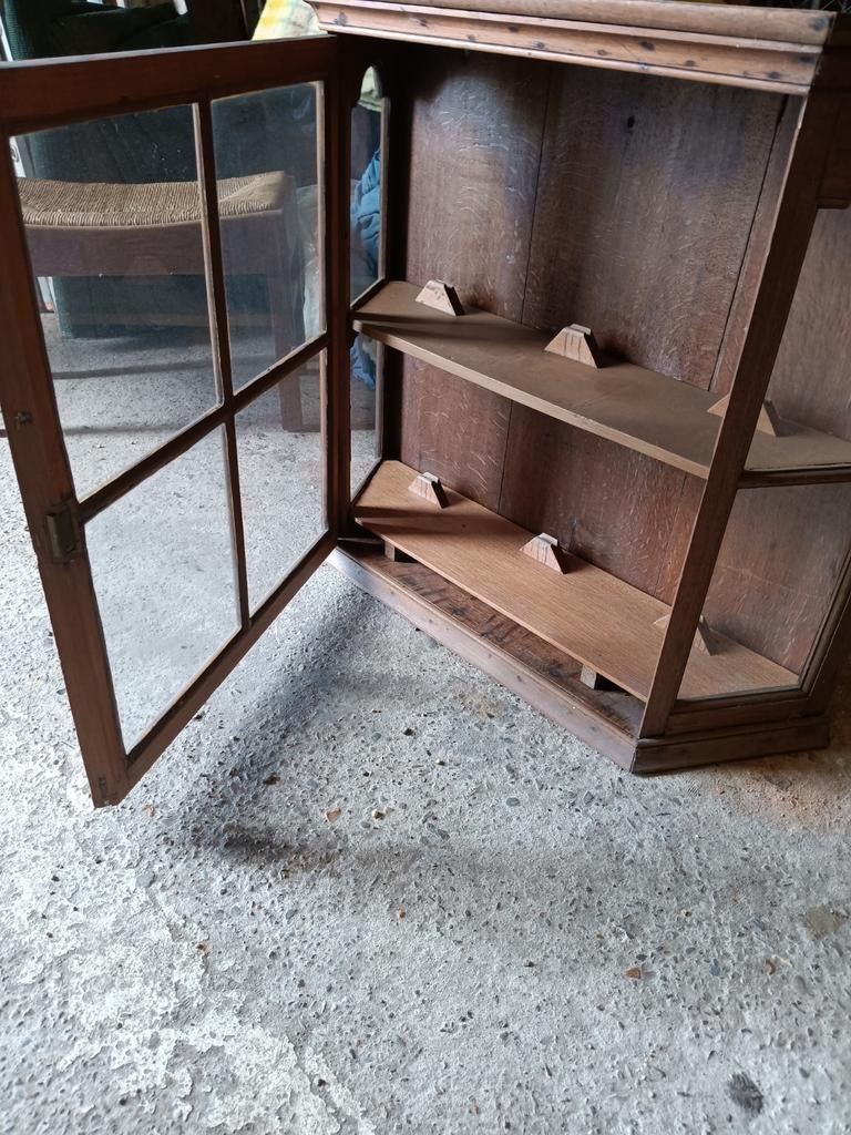 Antiek houten vitrinekastje met glazen deuren, Antiek en Kunst, Ophalen of Verzenden