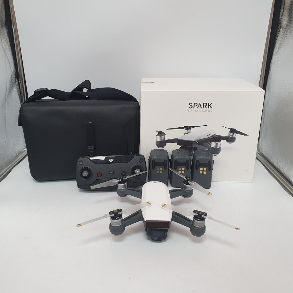 DJI Spark Fly More Combo - Compleet in Zeer Nette Staat, Ophalen of Verzenden, Zo goed als nieuw