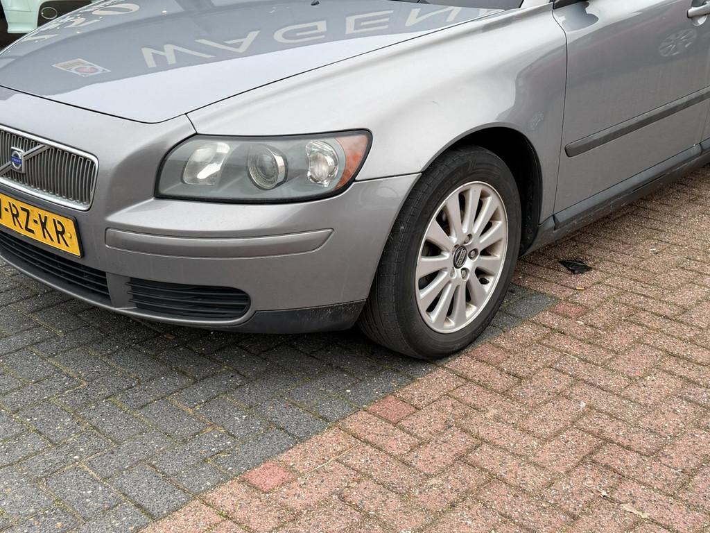 Volvo V50 1.6D Momentum RIJDT GOED! !EXPORTPRIJS!, Voorwielaandrijving, Stof, Gebruikt, 4 cilinders