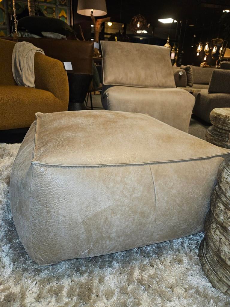 Poef Fred De La Bretoniere dik rundleer, Ophalen of Verzenden, Nieuw, Minder dan 50 cm