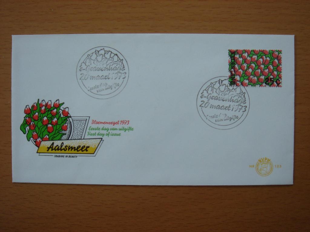 NVPH E123 1e Dag-enveloppe Bloeiend Tulpenveld 1973, Postzegels en Munten, Ophalen of Verzenden, Onbeschreven, Nederland