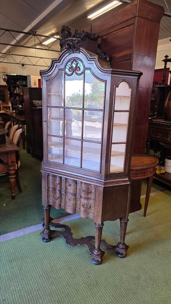 Vroeg antiek kruispoot vitrine kast, Ophalen