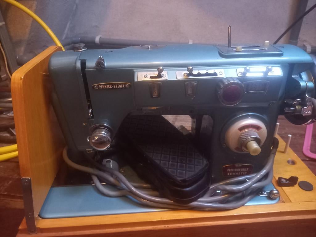 Mooie Pinnock-Fridor naaimachine, Ophalen, Gebruikt, Naaimachine, Overige merken