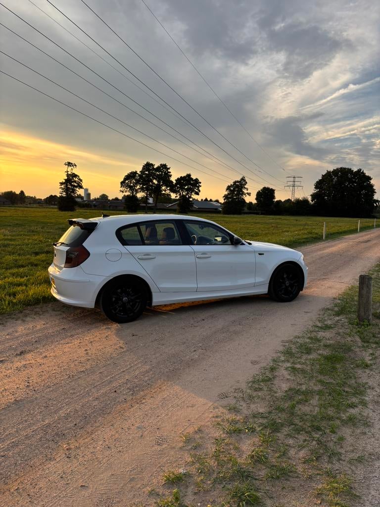 Bmw 1 serie 2009, 1-Serie, Stoelverwarming, Achterwielaandrijving, Zwart