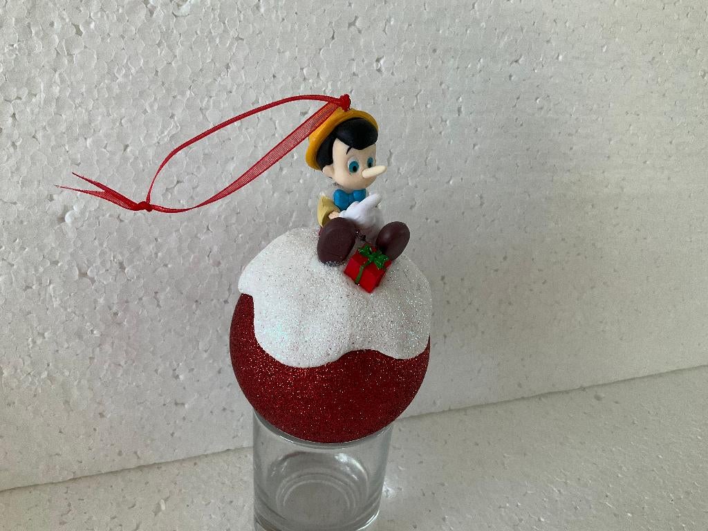 Disney Pinocchio - ornament op kerstbal 1, Ophalen, Overige figuren, Zo goed als nieuw, Beeldje of Figuurtje