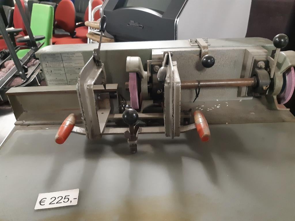 Slijpbank slijpmachine voor o.a. schaatsen, Sport en Fitness, Schaatsen, Info@tommysmit.nl, Gebruikt, Overige typen, 7008AR