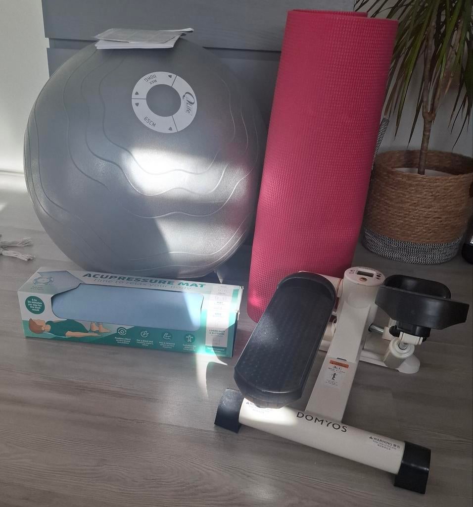 Fitness set: bal, matten en stepper, Ophalen of Verzenden, Gebruikt, Buik, Stepbank