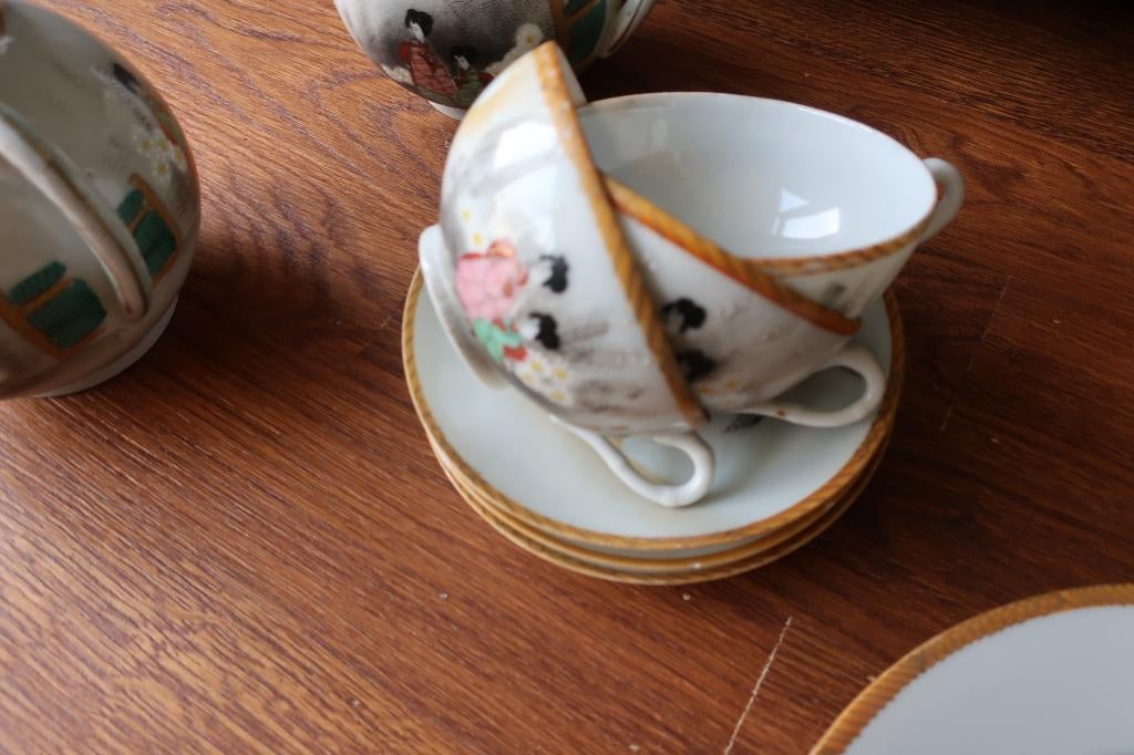 Japans eierschaal porselein servies, Ophalen