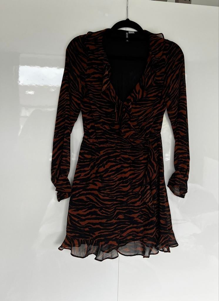 Tijger print jurkje met overslag hm maat s zo goed als nieuw, Maat 38/40 (M), Bruin, Ophalen of Verzenden, Zo goed als nieuw
