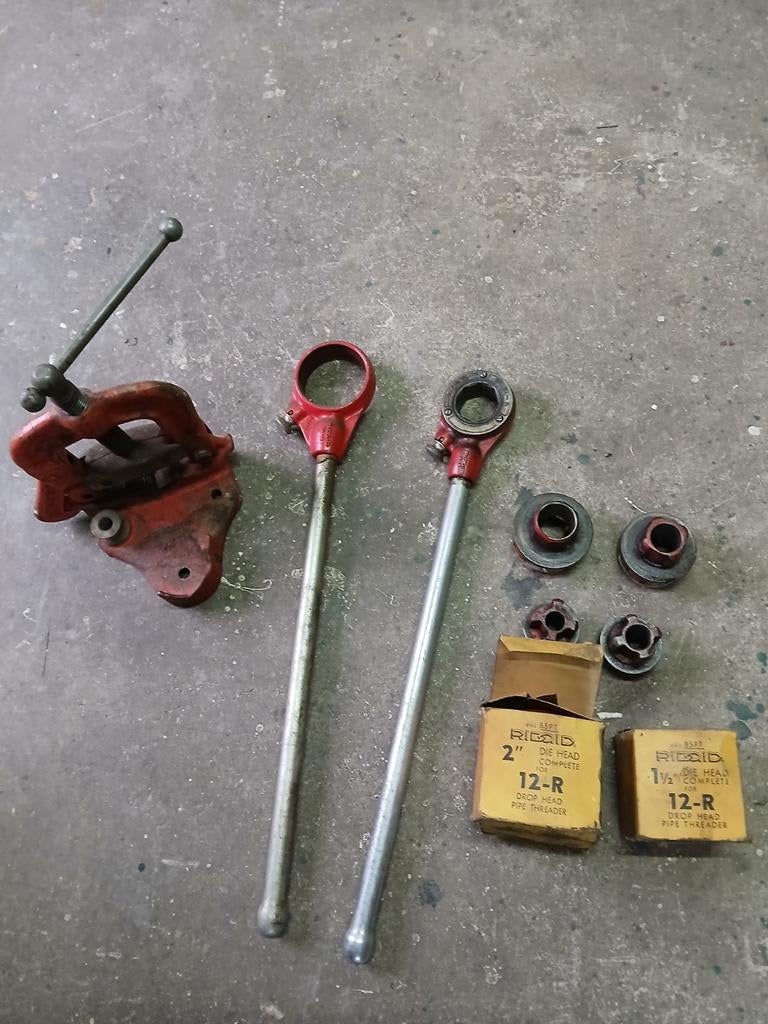 RIDGID Pijpsnijder Set met Pijpklem en Snijkoppen, Ophalen, Gebruikt