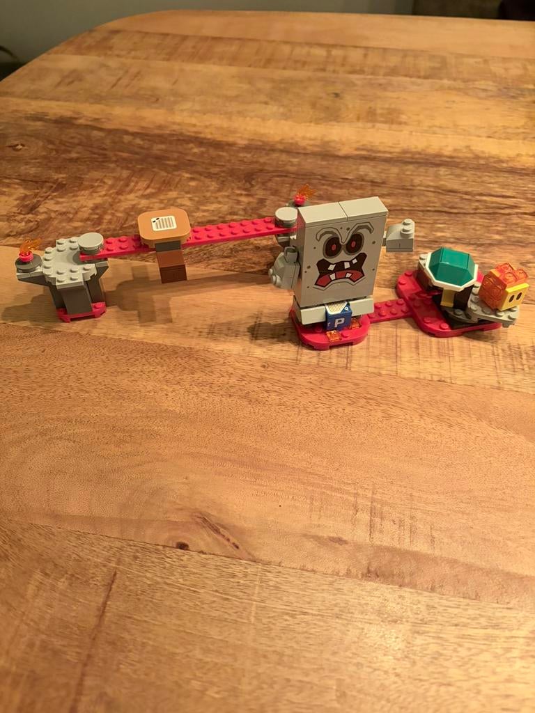 LEGO Super Mario - Uitbreidingsset: Whomps lavafort 71364, Ophalen of Verzenden, Zo goed als nieuw