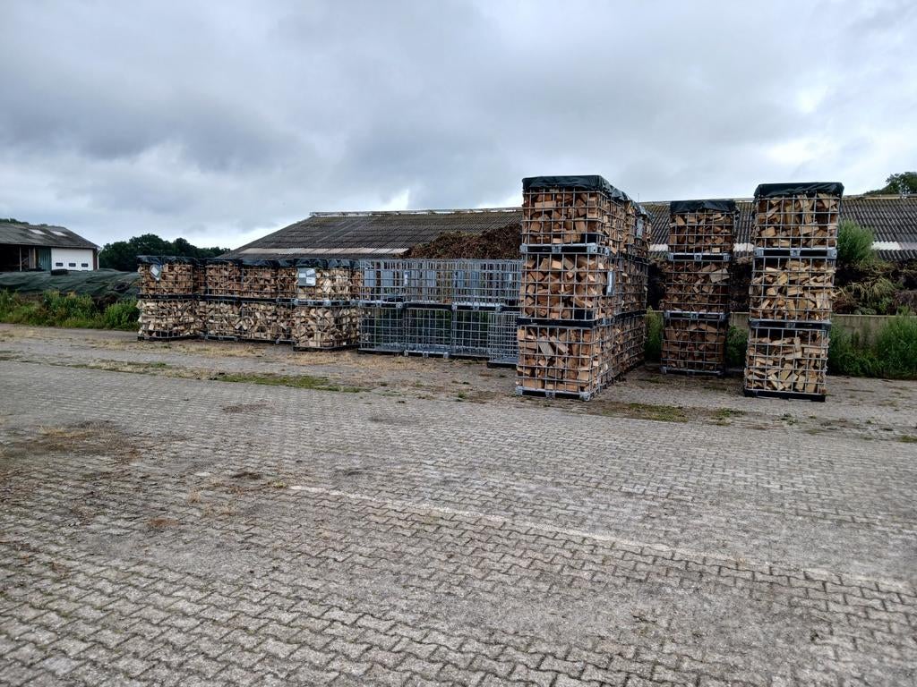 Droog Brandhout,€ 125 p/m3 Eiken(85%), Essen(15%), Tuin en Terras, Haardhout, 6 m³ of meer, Ophalen of Verzenden, Eikenhout, Blokken