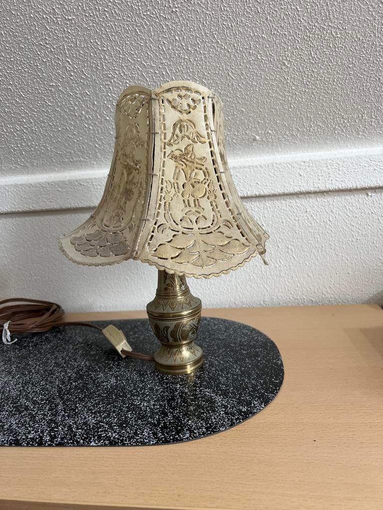 Indonesische tafellampen met varkensblaas kappen, Ophalen of Verzenden, Gebruikt, Metaal, Minder dan 100 cm