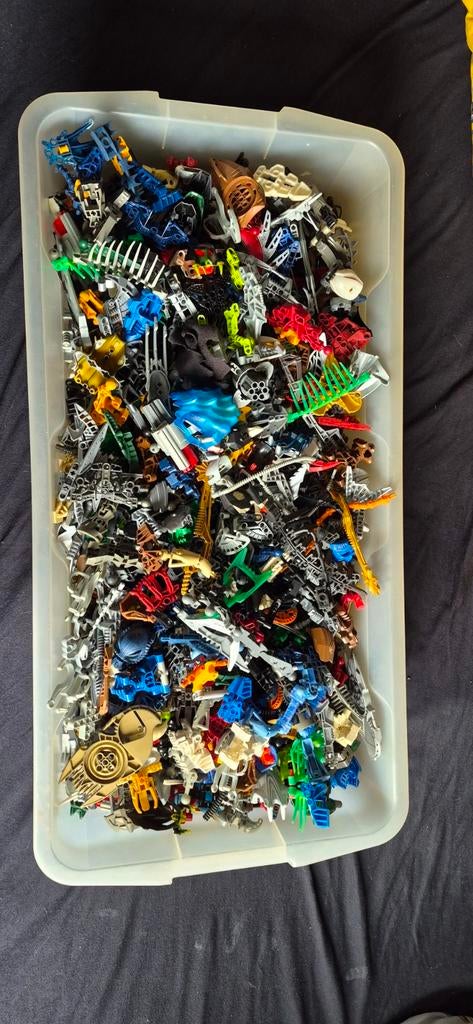 Hele grote bak met bionicle lego., Ophalen, Zo goed als nieuw