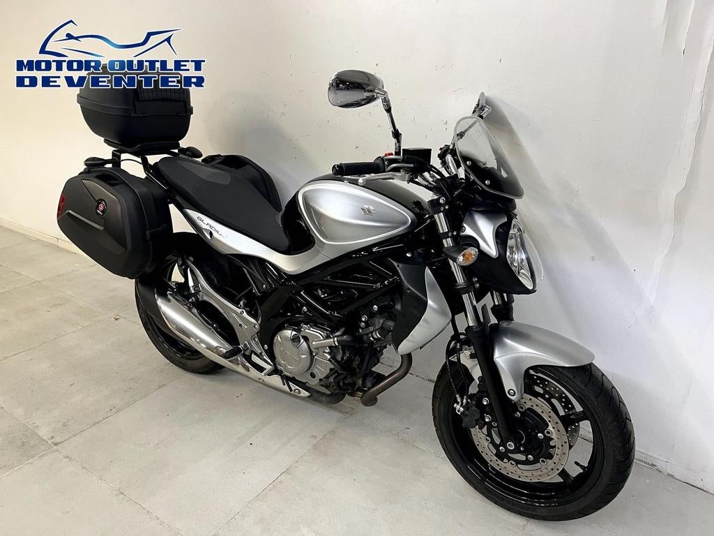 SUZUKI SFV 650 GLADIUA (bj 2013), Motoren, Motoren | Suzuki, SUZUKI, Motorrijbewijs A, Bedrijf, Onbekend