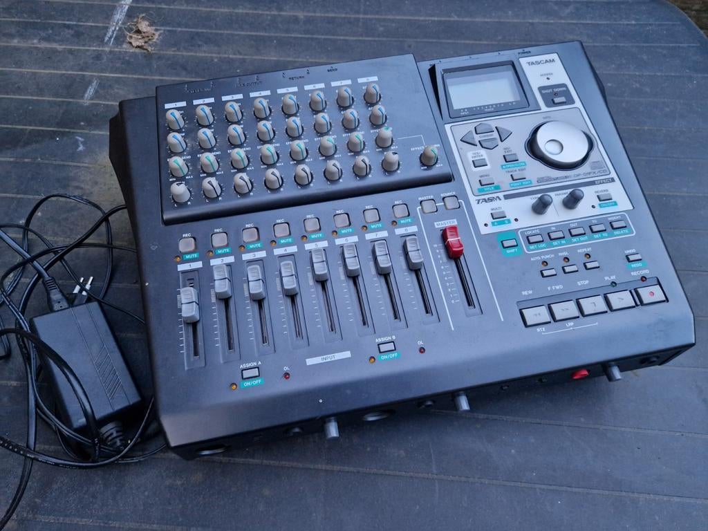 Tascam DP-01FX/CD Digital Portastudio, Ophalen, Gebruikt, 5 tot 10 kanalen, Microfooningang