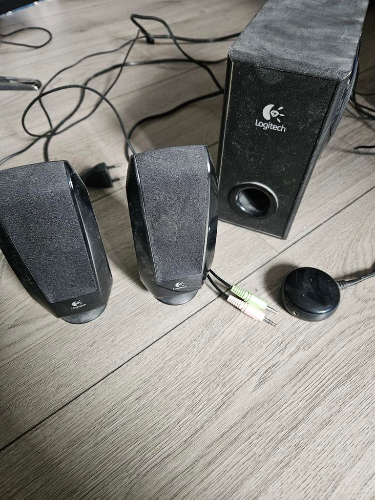 Logitech S220 2.1 Speakerset met Subwoofer, Ophalen of Verzenden, Gebruikt, Audiokanaal 2.1, Logitech
