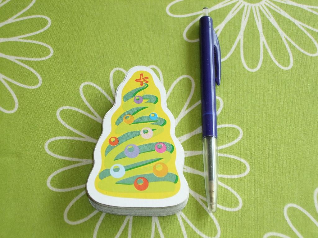 Speelkaarten in de vorm van een kerstboom, Ophalen of Verzenden, Zo goed als nieuw, Kwartet(ten)