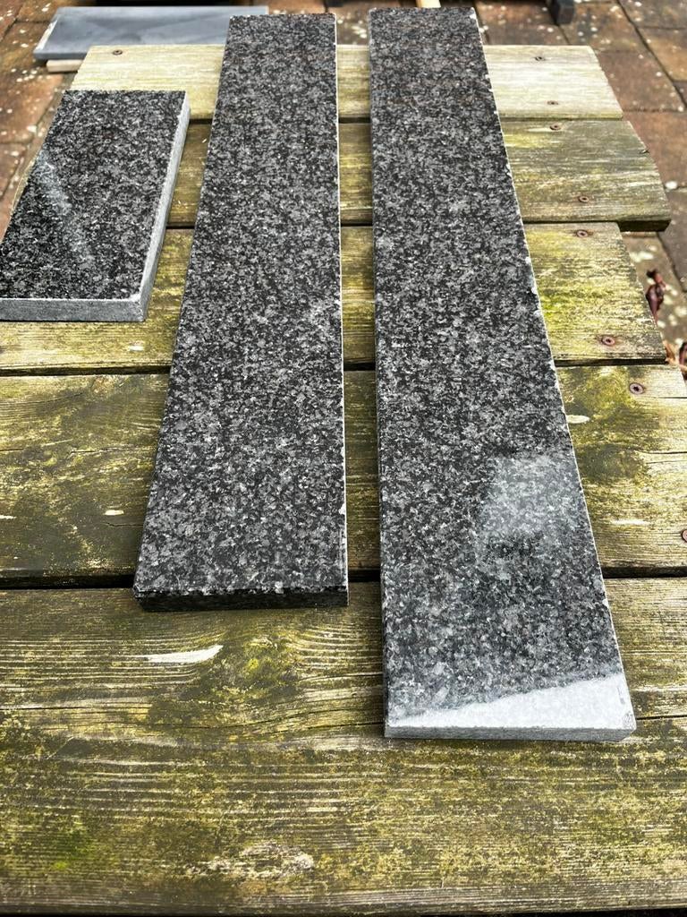 Stenen strips Belgisch natuursteen. Gefacetteerd, Ophalen, Gebruikt, Hardsteen, Minder dan 100 cm