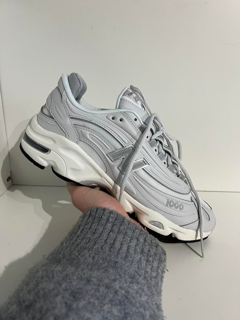 New Balance 1000 Rain Cloud Grey maat 42,5, Kleding | Heren, Schoenen, Overige kleuren, ., Nieuw, Ophalen of Verzenden