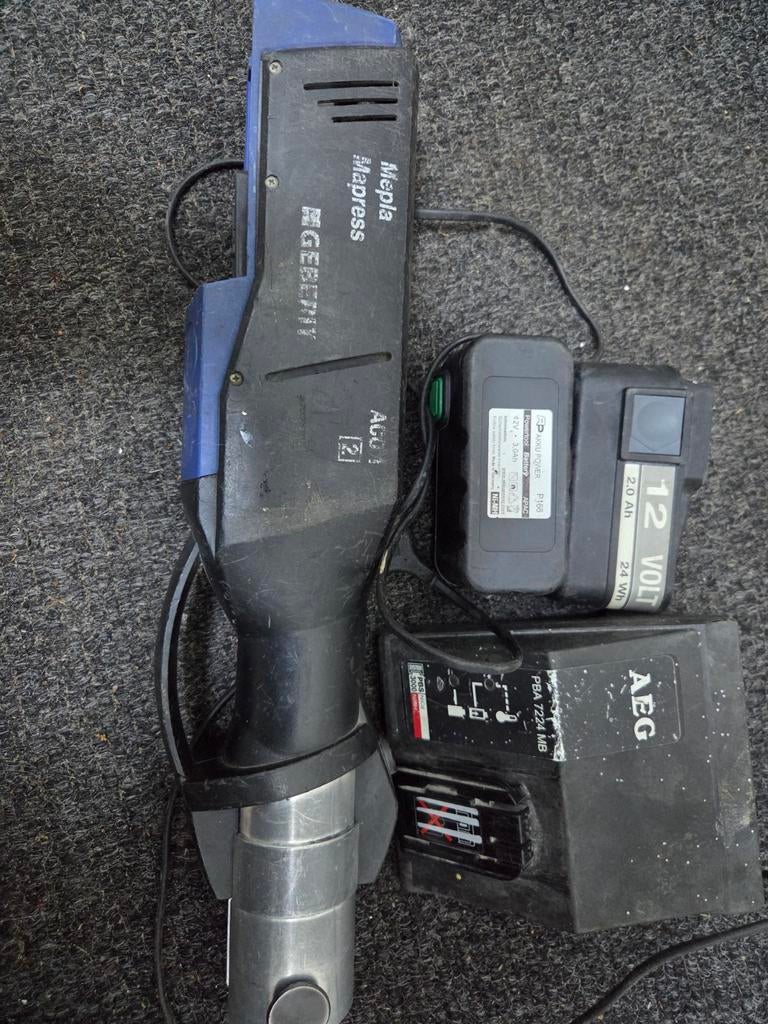 Geberit pers machine met toebehoren, Ophalen of Verzenden, Gebruikt