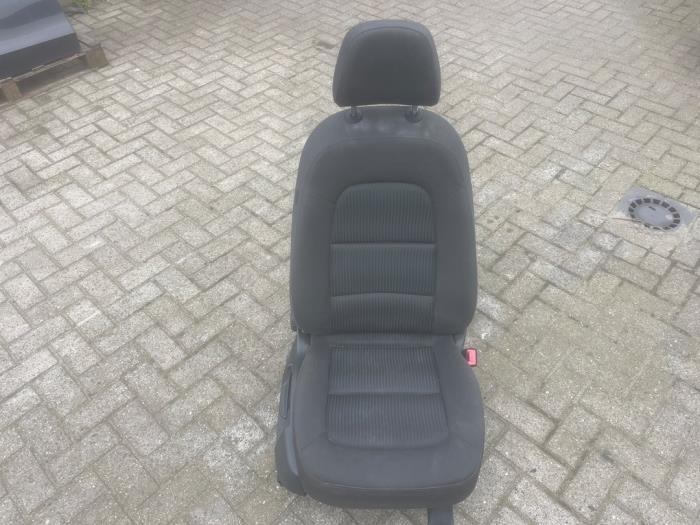 Stoel rechts van een Audi A4, Auto-onderdelen, Interieur en Bekleding, Gebruikt, -, Verzenden, -