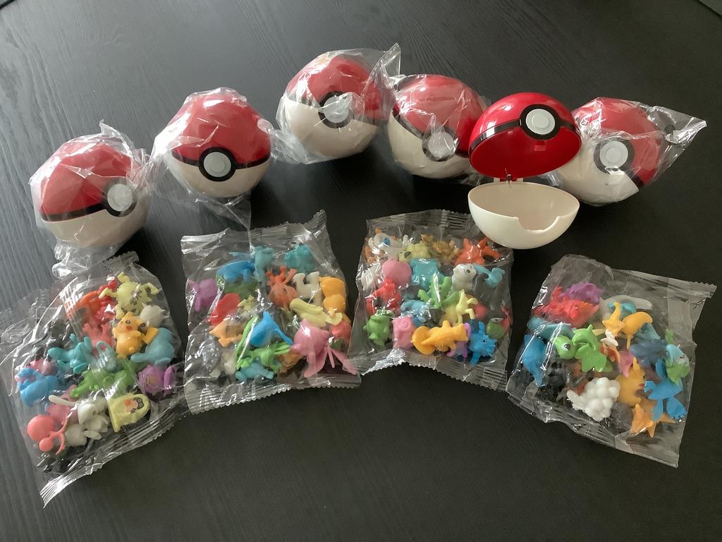 Pokemon bal pokeball met 24 figuren poppetjes pokemonbal, Verzamelen, Poppetjes en Figuurtjes, Ophalen of Verzenden, Nieuw