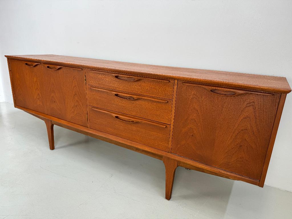 Vintage dressoir Jentique., Gebruikt, Verzenden, 150 tot 200 cm, Teakhout