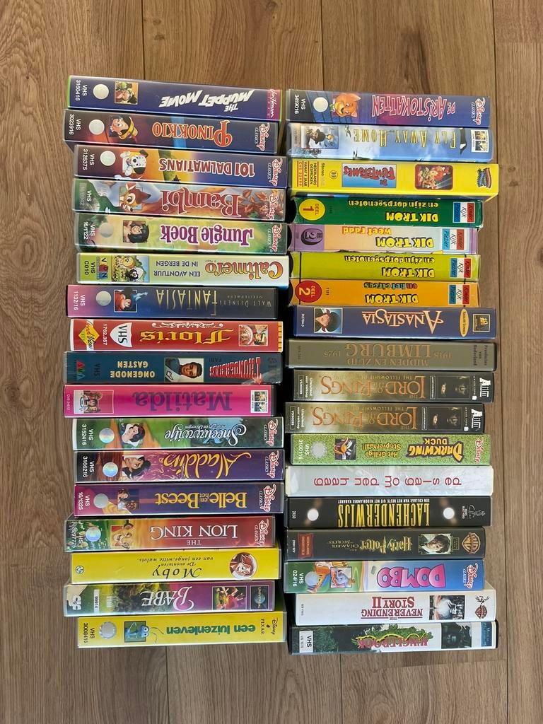 Videobanden, voornamelijk kinderfilms, Alle leeftijden, Ophalen, Gebruikt