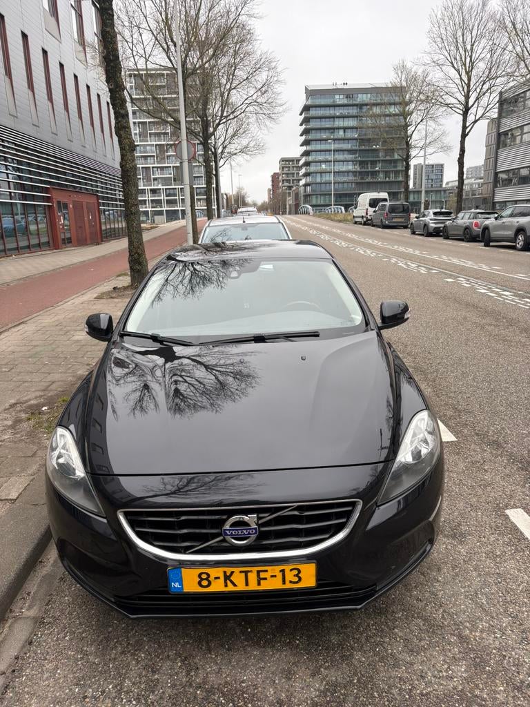 Volvo V40 1.6 D2 115PK 2013 Zwart, Auto's, Voorwielaandrijving, 4 cilinders, Zwart, Origineel Nederlands