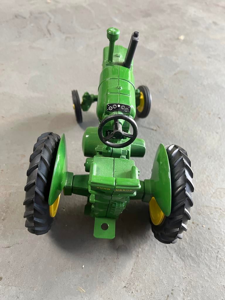 John Deere 1:16 Tractor - Nieuw in doos, Overige merken, Nieuw, Ophalen of Verzenden, Groter dan 1:32