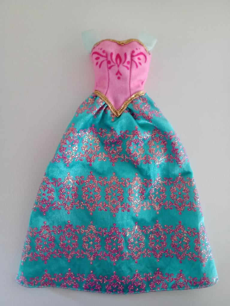 Kleding voor Disney Sprookjes Figuren (22 foto’s), Ophalen of Verzenden, Gebruikt, Kleertjes