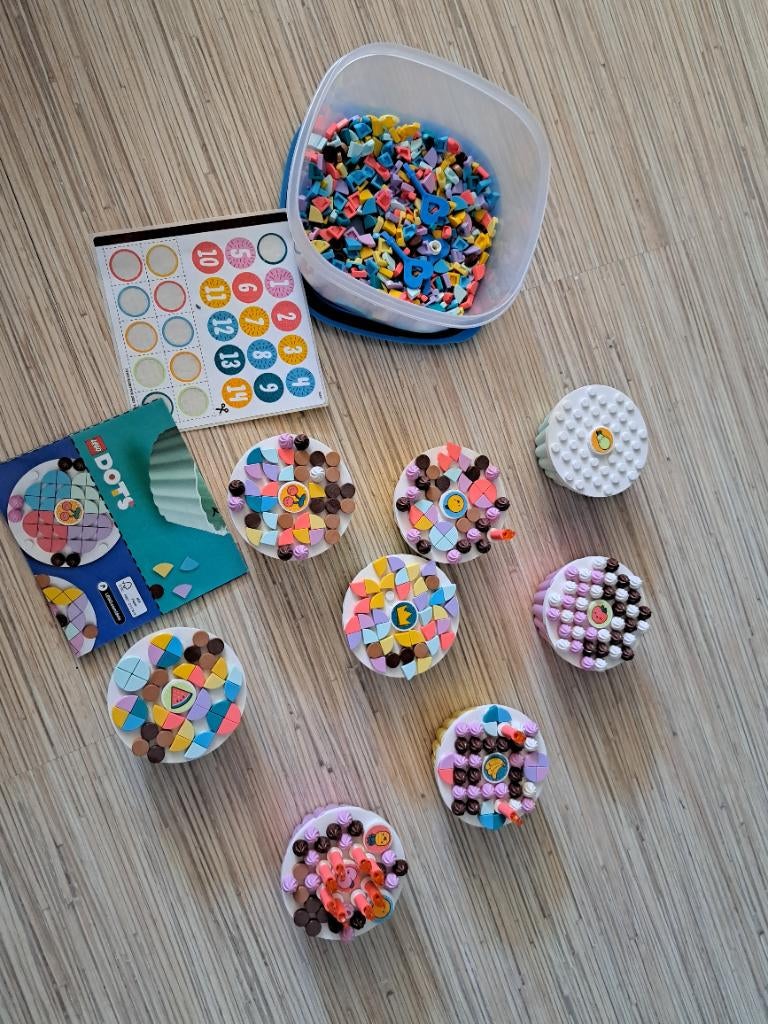 Lego dots cupcakes, Overige thema's, Lego, Ophalen of Verzenden, Zo goed als nieuw