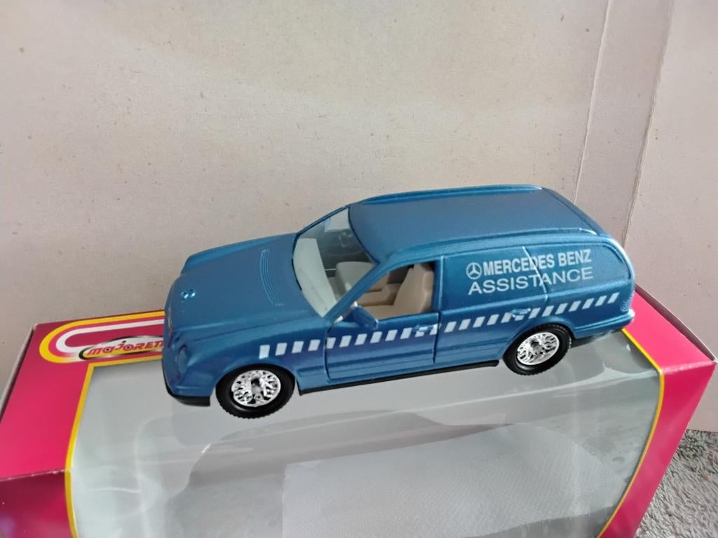MAJORETTE   MERCEDES  BENZ  ASSISTANCE  MET   TREKHAAK, Hobby en Vrije tijd, Modelauto's | 1:43, Ophalen of Verzenden, Auto, Overige merken