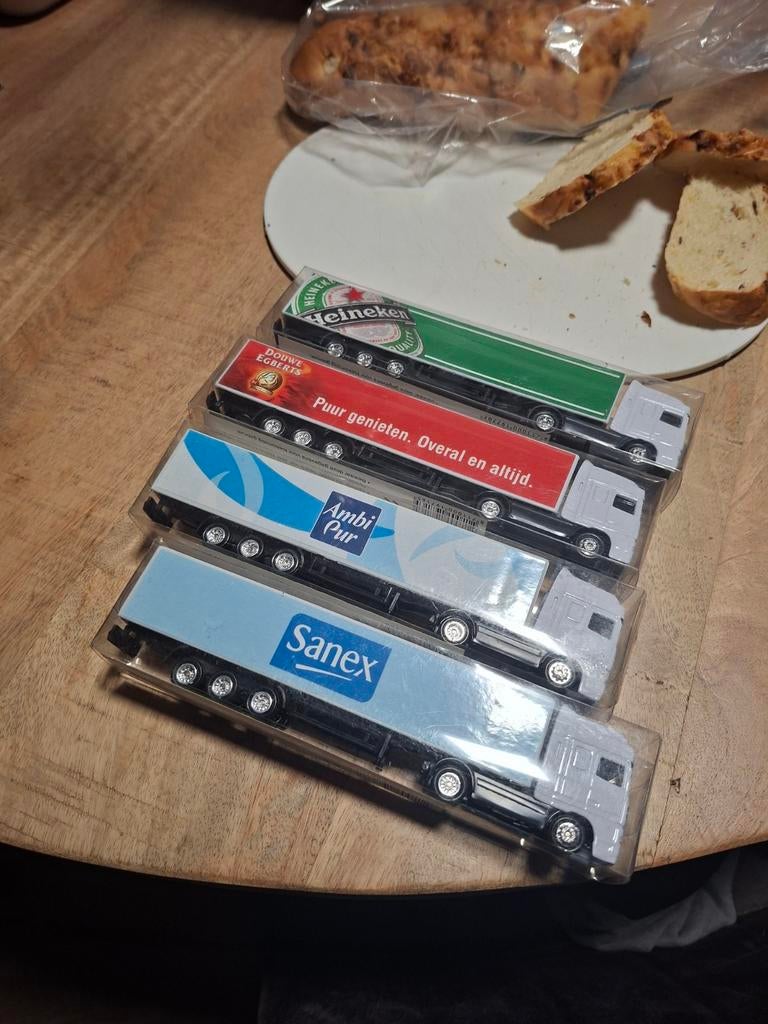 Miniatuur Vrachtwagens - Wrigley's & Paulaner (Nieuw), Overige merken, Groter dan 1:32, Nieuw, Ophalen of Verzenden