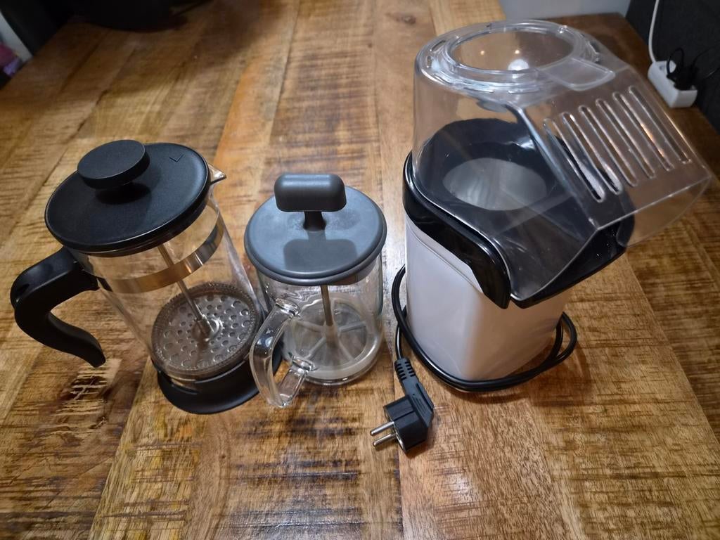 French press, melkopschuimer en popcorn machine, Ophalen