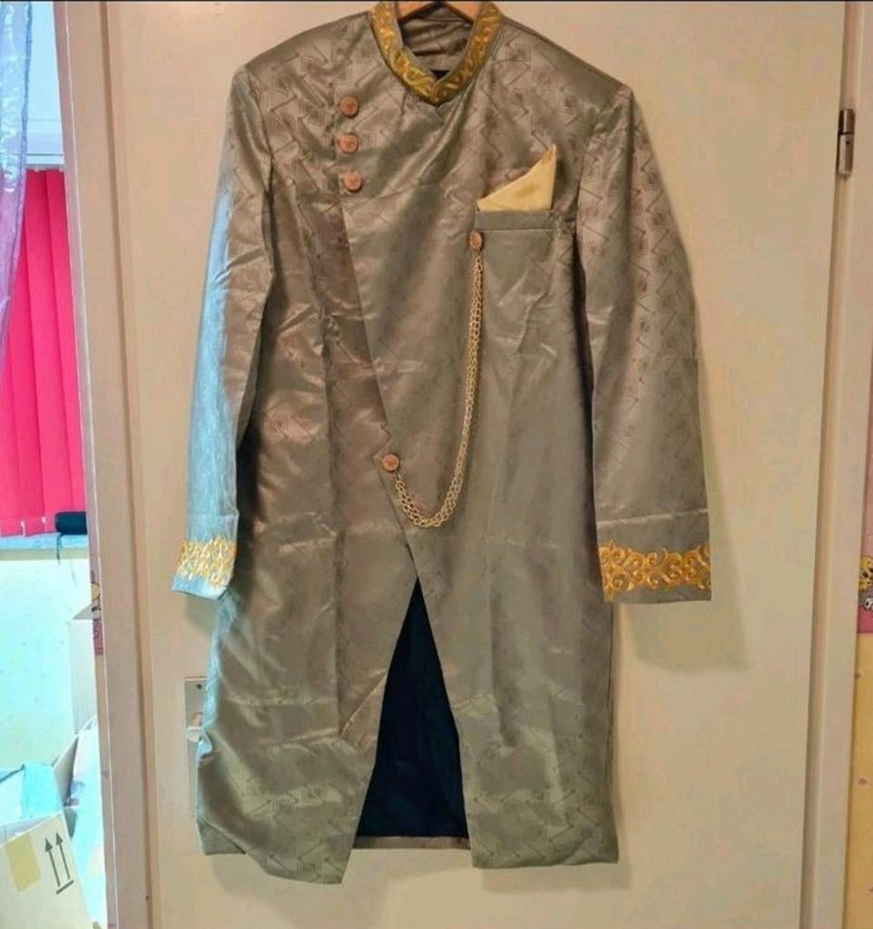 Traditionele Zuid-Aziatische sherwani maat S. Nieuw, Ophalen of Verzenden, Nieuw, Maat 46 (S) of kleiner, Groen
