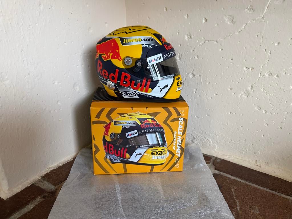 Max Verstappen Red Bull 1:2 Schaal Helm 2018, Ophalen of Verzenden, Zo goed als nieuw