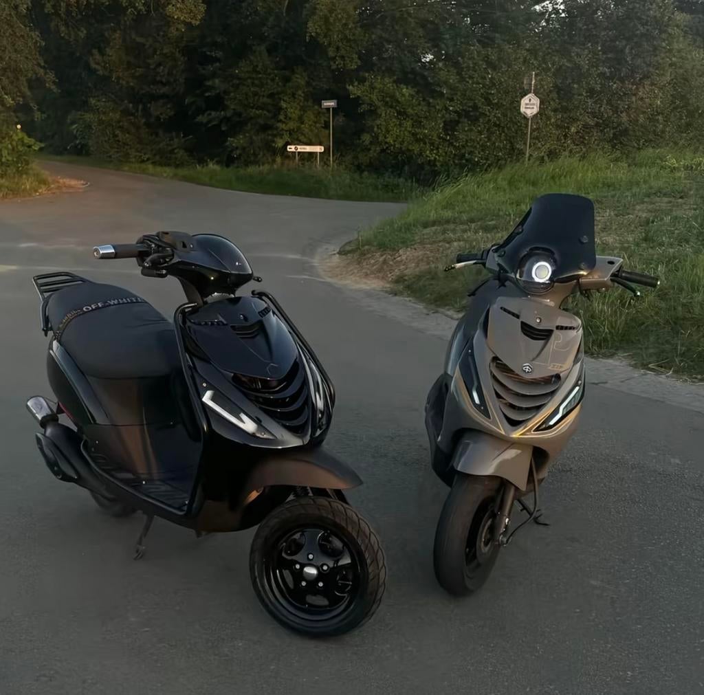 ZIP 2 TAKT GEZOCHT!!, Fietsen en Brommers, Scooters | Piaggio, Ophalen of Verzenden, Zo goed als nieuw