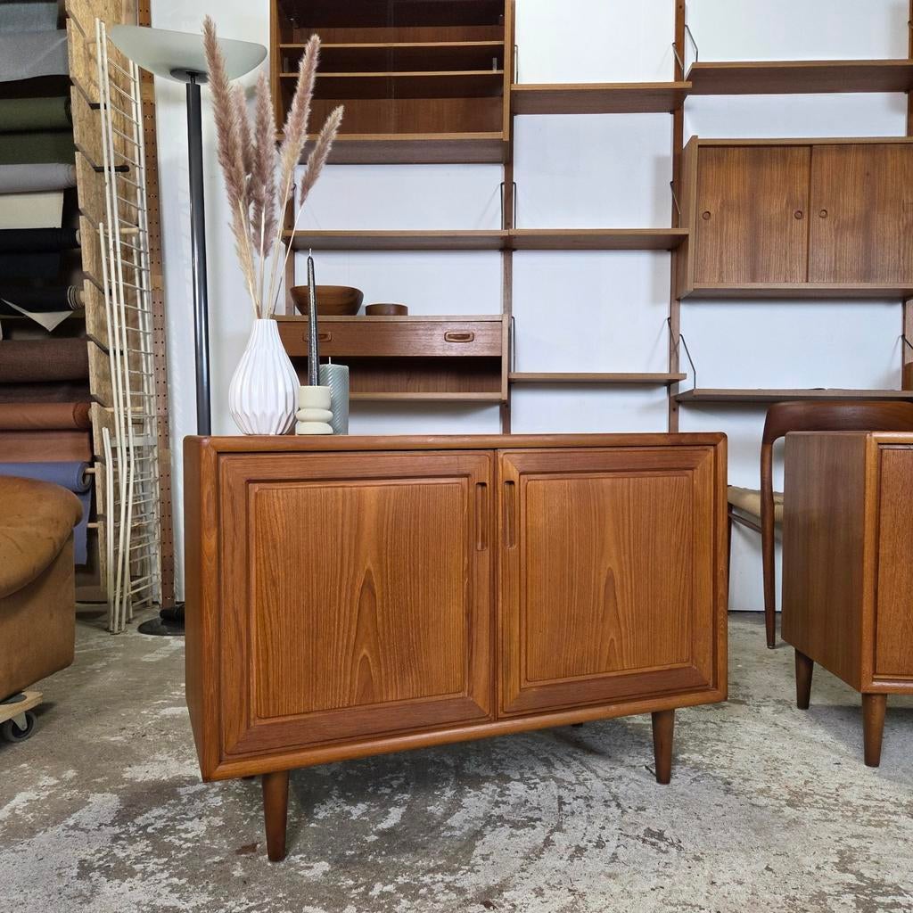 Vintage jaren 60 Deens dressoir, TV kastje, LP kastje, teak, Ophalen, Gebruikt, Dyrlund, riestenpatt, sideboard, kommode, Teakhout