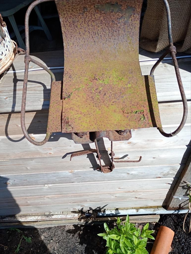 Antieke kinder fietszitjes, Ophalen